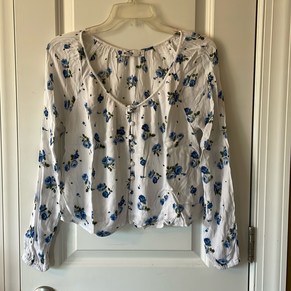 Hollister Blue and White Long Sleeve Floral Top